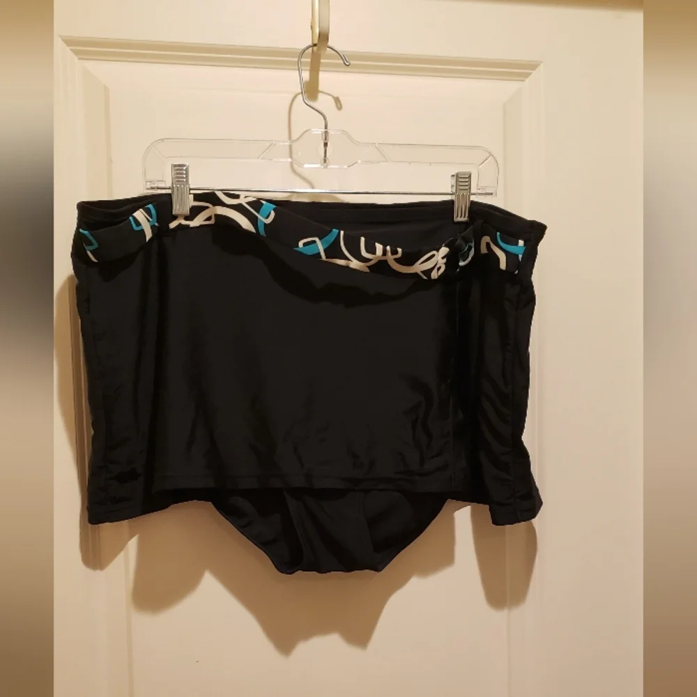 Ocean Dream Women's Black and Blue Patterned  Tankini Set (TOP AND BOTTOM)